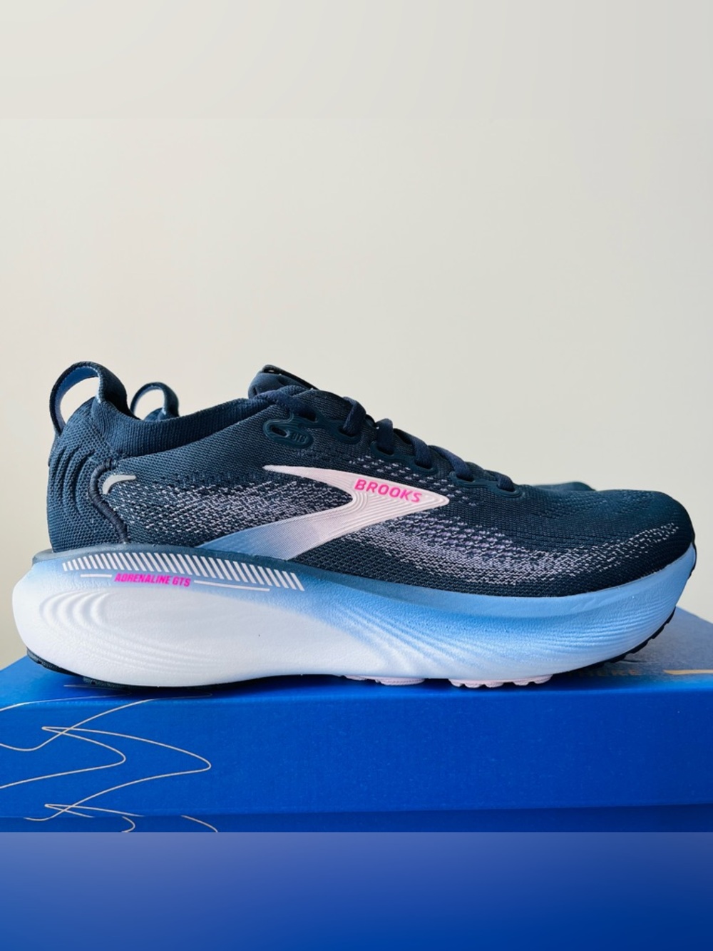 Brooks Women's Adrenaline GTS 25 Spellbound/Blazing Bell/Pink NEW